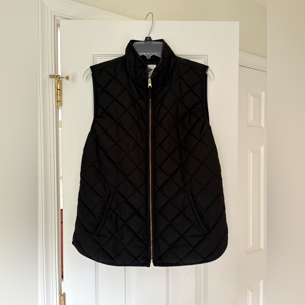 Old Navy Black Quilted Vest – Size Large, Pockets, High Collar